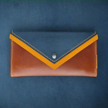 Load and play video in Gallery viewer, Flatlander Envelope Clutch